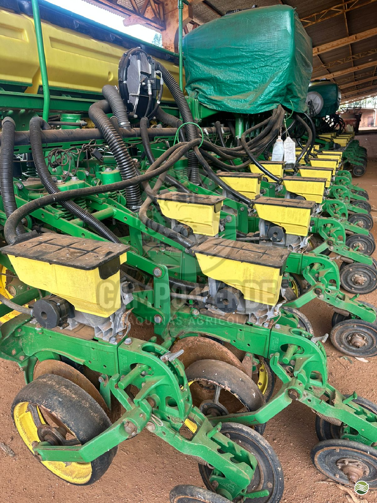 PLANTADEIRA JOHN DEERE PLANTADEIRAS 2130 Campo Verde Máquinas Agrícolas CAMPO VERDE MATO GROSSO MT